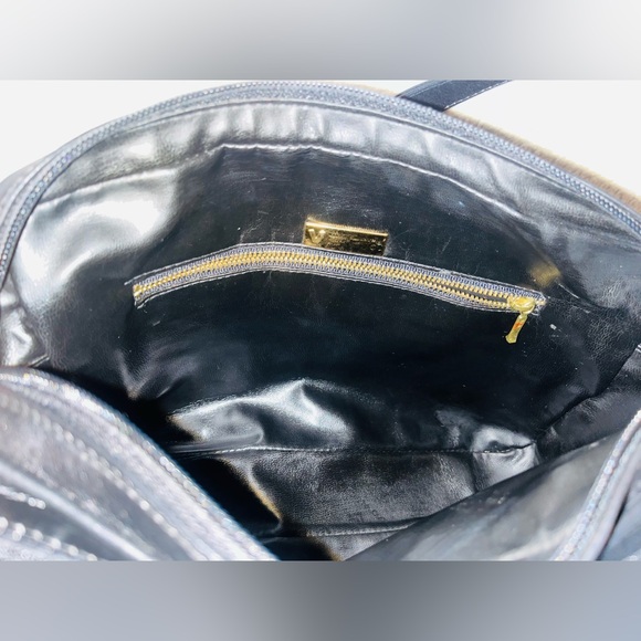 Mario Valentino Messenger/Crossbody Bag - Picture 11 of 13